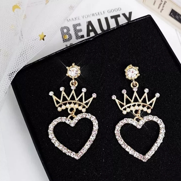Betsey Johnson Gold crystal pearl crown heart earings with silver post - Picture 6 of 16